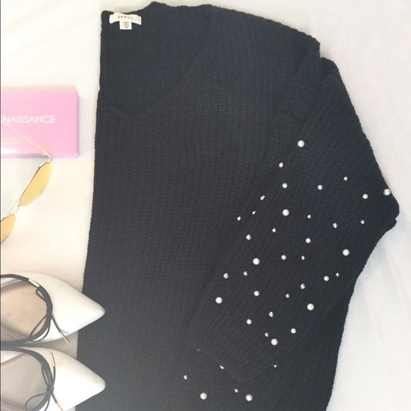 debut Sweaters - SOLD Gorgeous Perls Black V-neck Sweater S & M